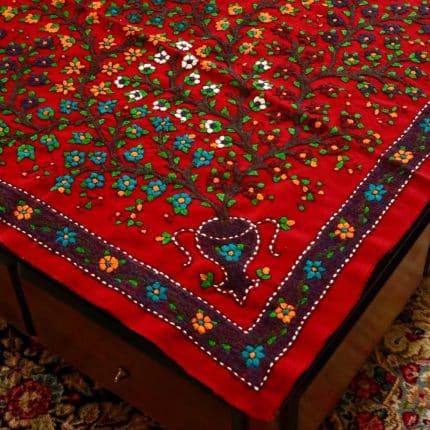 پته بقچه درختی قرمز