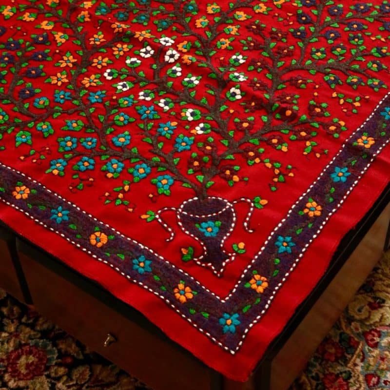 پته بقچه درختی قرمز