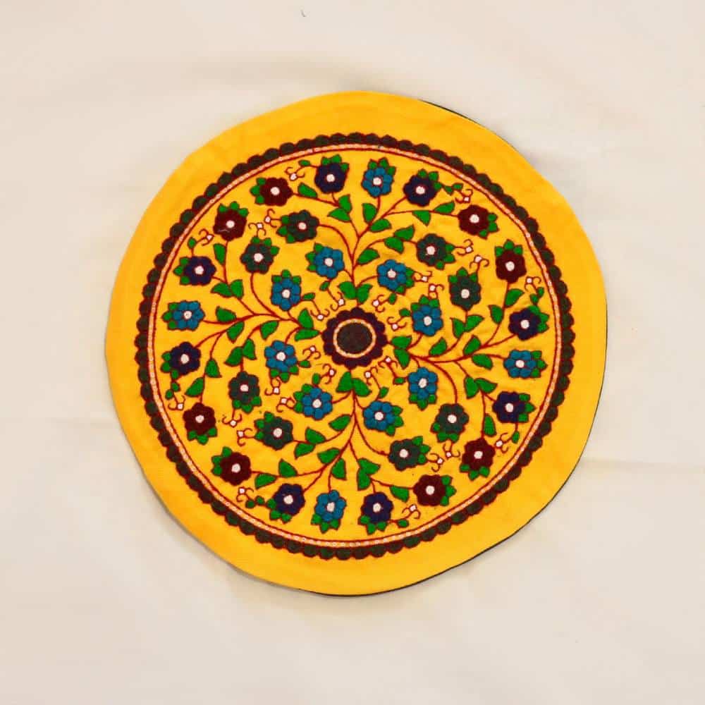 پته کوسن گرد شکوفه زرد